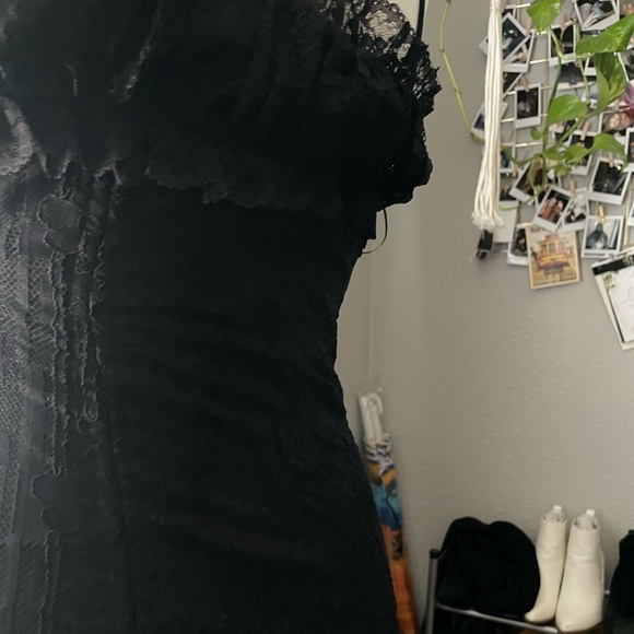 black lace bodycon dress - Picture 2 of 3